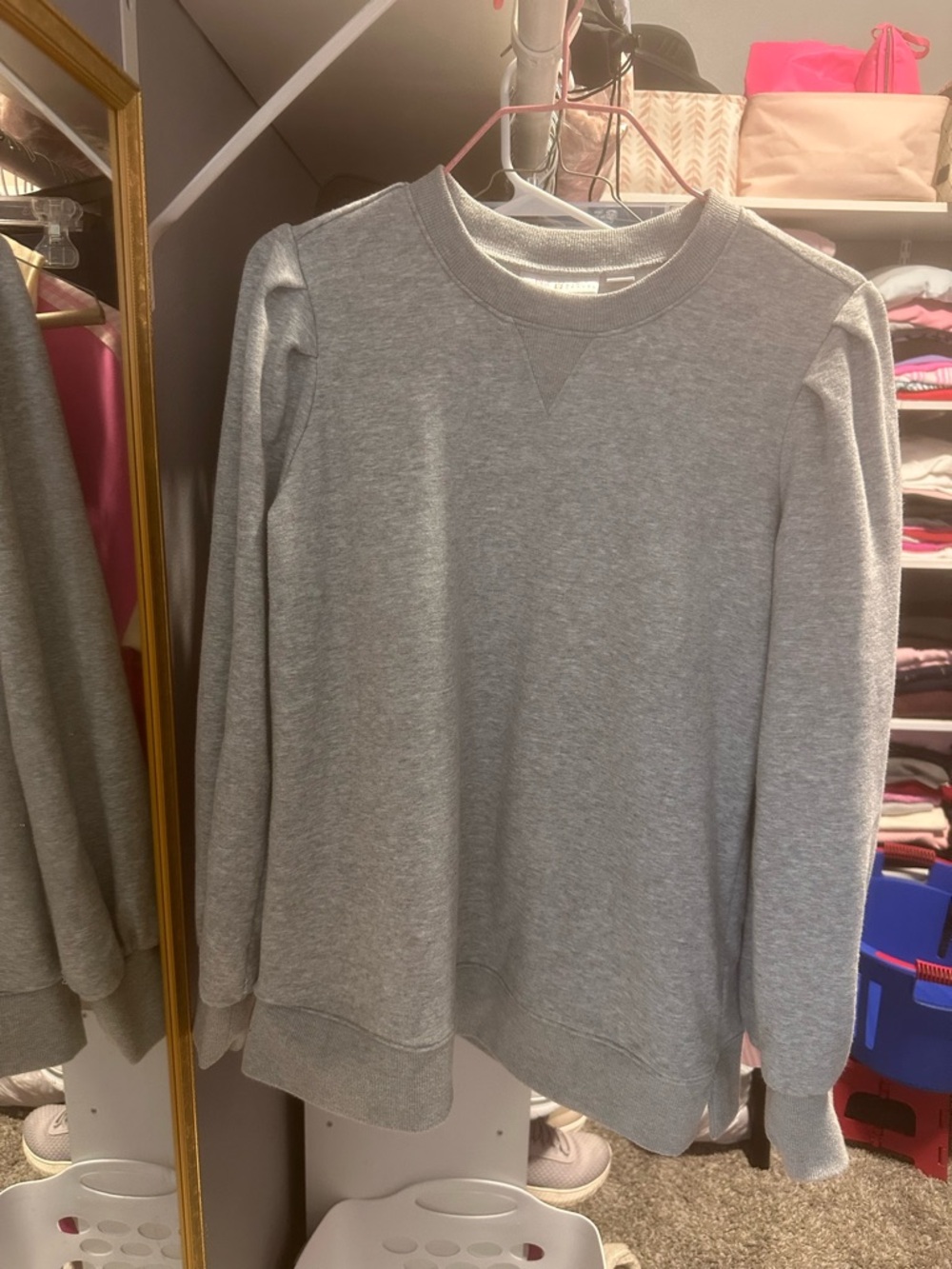 Belle by Kim Gravel Light Gray Crewneck Sweatshirt